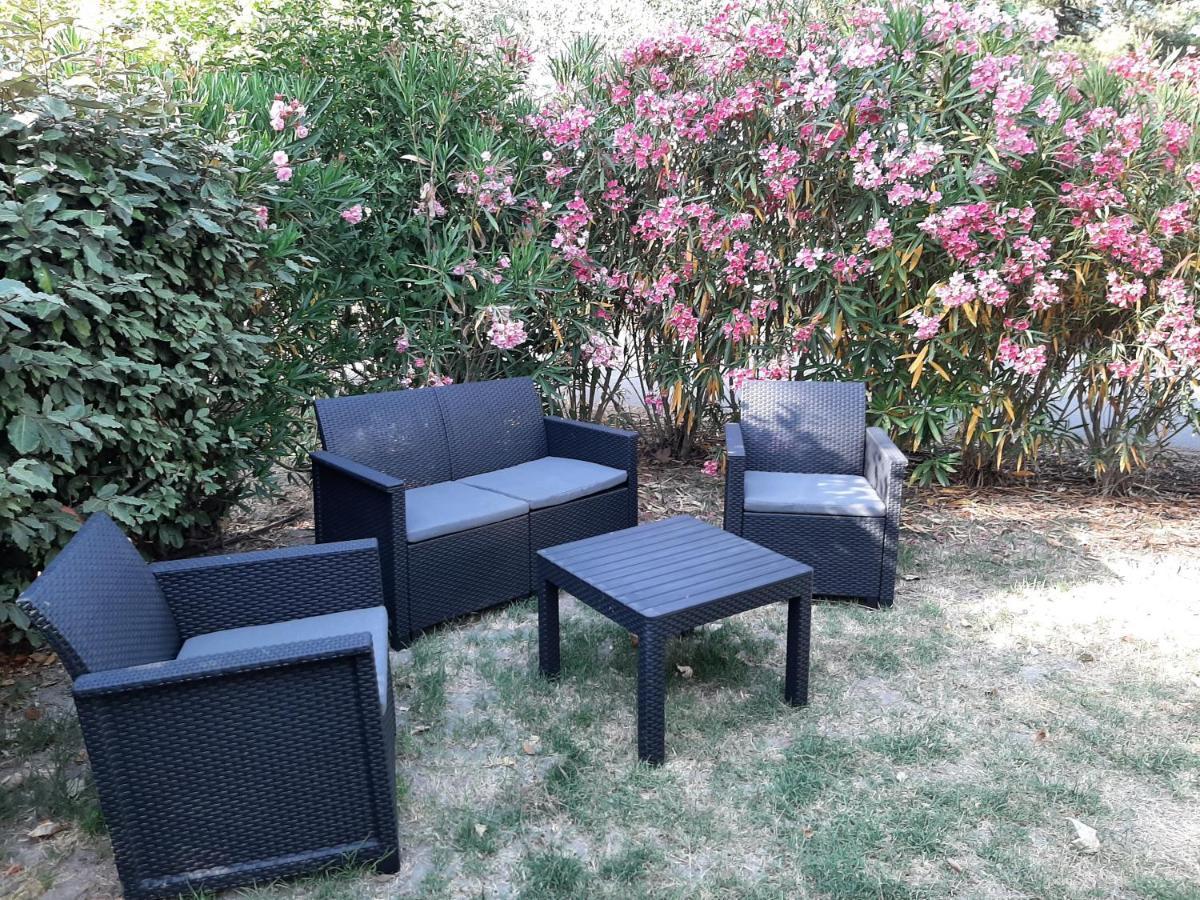 Mobile Home Entierement Equipe La Roque-d'Antheron Εξωτερικό φωτογραφία